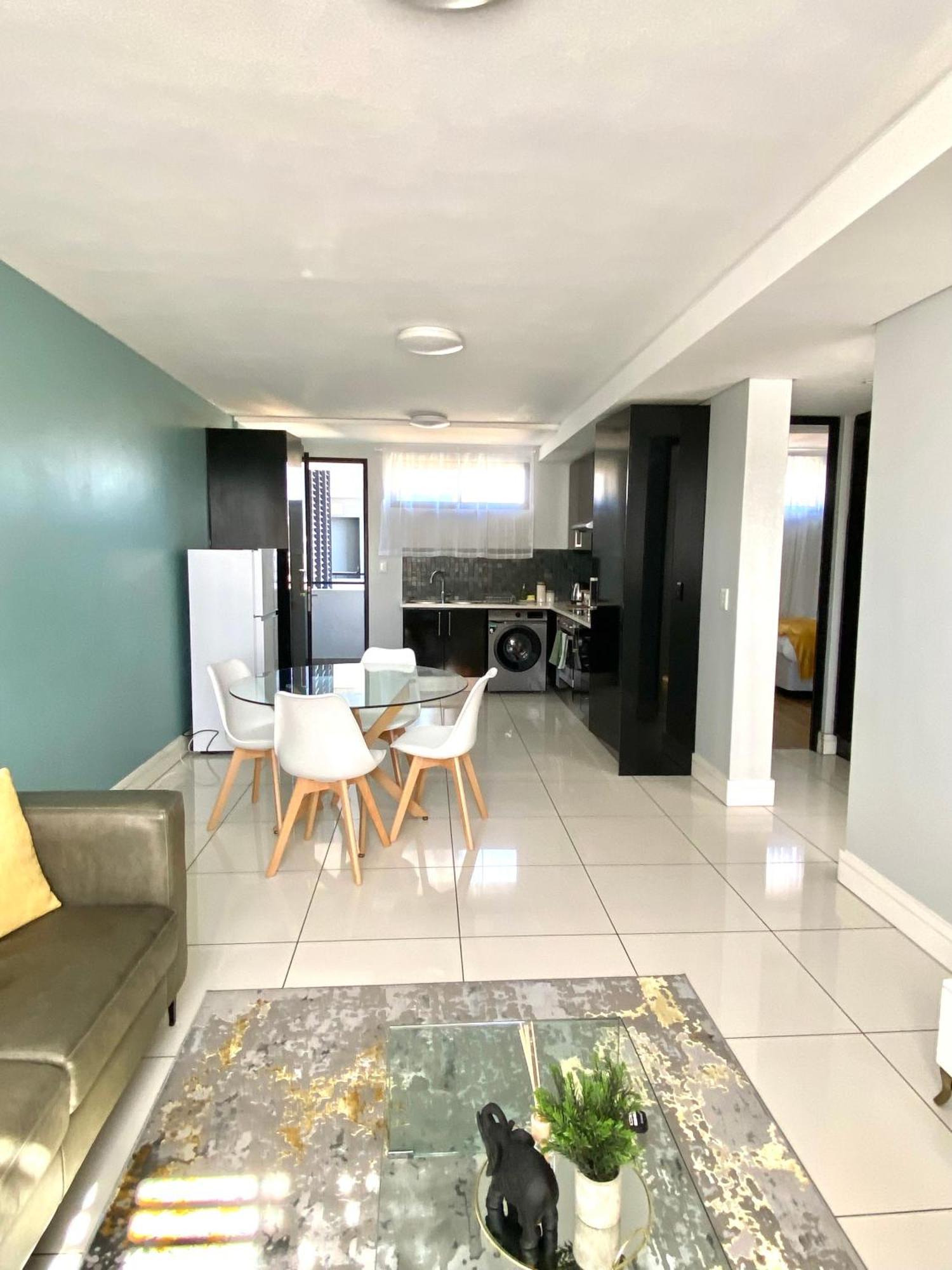 Appartement C&J City Centre Airbnb à Windhoek Extérieur photo